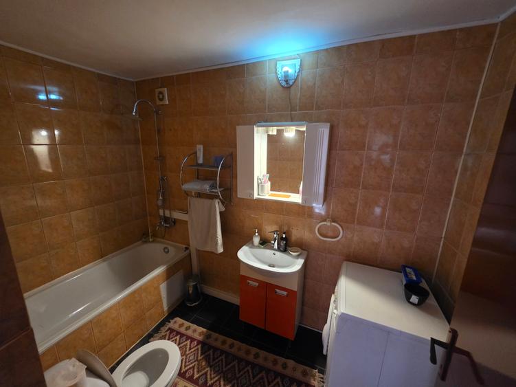 Casă individuală cu 3 camere cu Canalizare în Brătianu