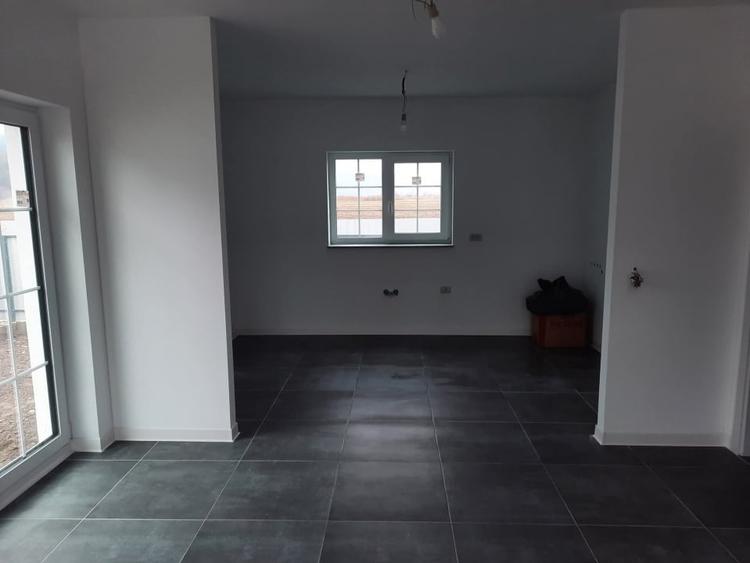 Casă individuală cu 3 camere cu Teren 350 Mp în Hemeiuș