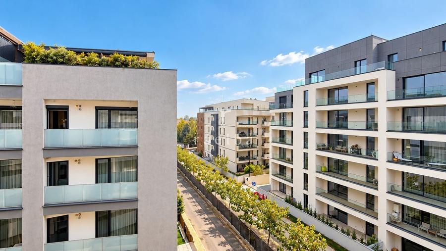 Apartament cu 2 camere semidecomandat, mobilat în Băneasa
