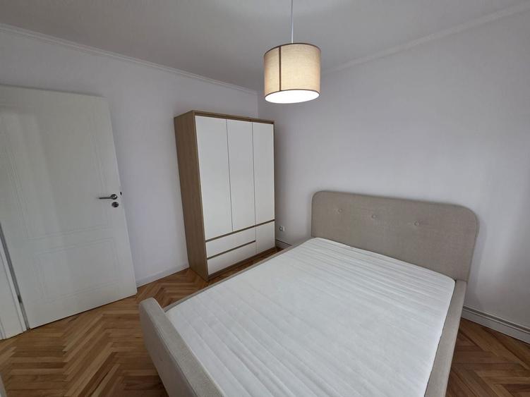 Apartament cu 3 camere semidecomandat, mobilat în Grigorescu