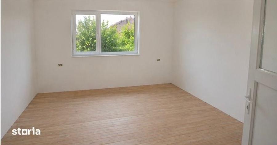 Casă cu 3 camere cu Teren 1318 Mp în Central