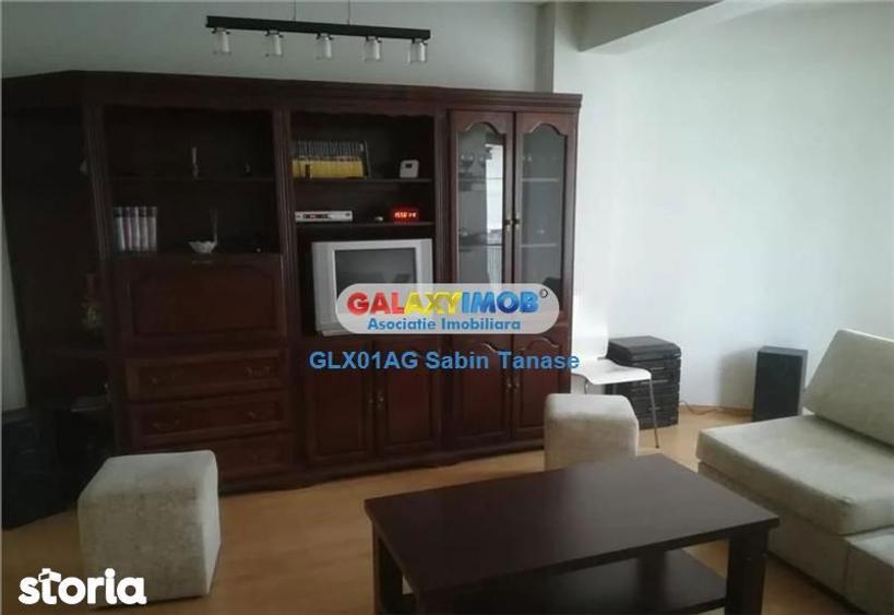 Apartament cu 3 camere decomandat, mobilat în Calea București