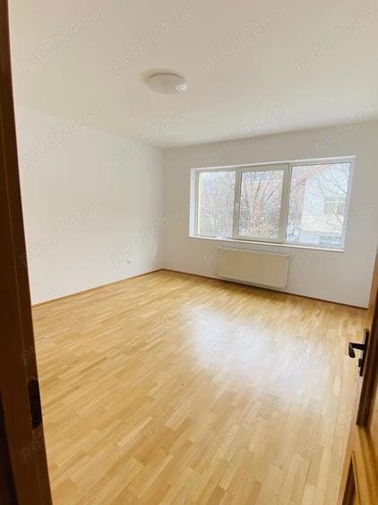 Casă cu 5 camere în Nordului