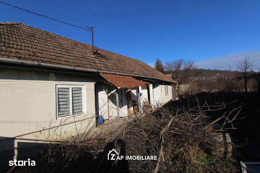 Casă cu 3 camere cu Teren 933 Mp în Unirii