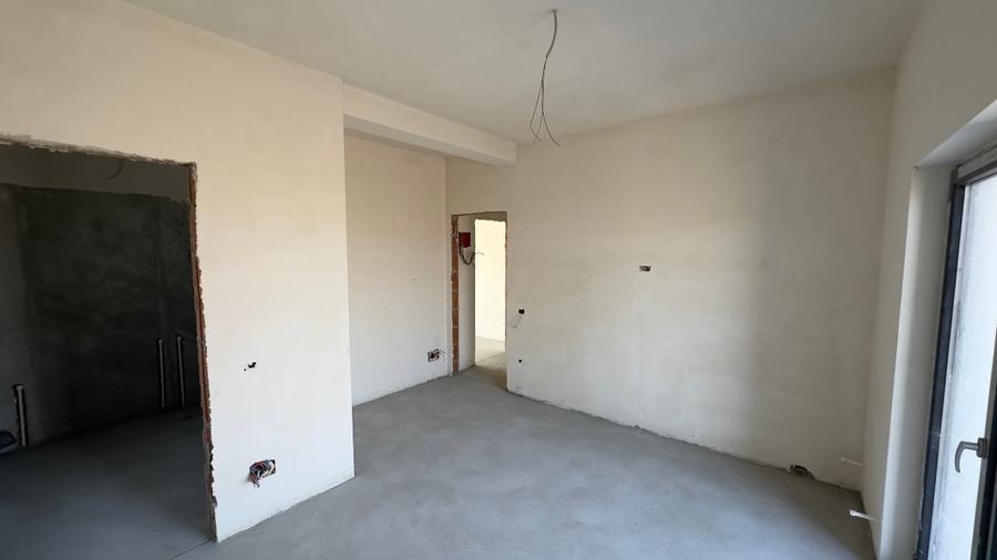 Duplex cu 5 camere cu Canalizare în Sud-Vest