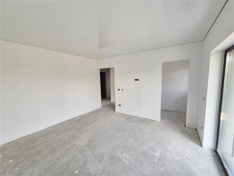 Casa de vanzare cu priveliste frumoasa - 10
