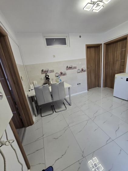Casă cu 4 camere în Traian