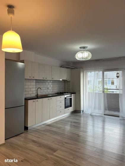 Apartament cu 3 camere decomandat în Exterior Vest