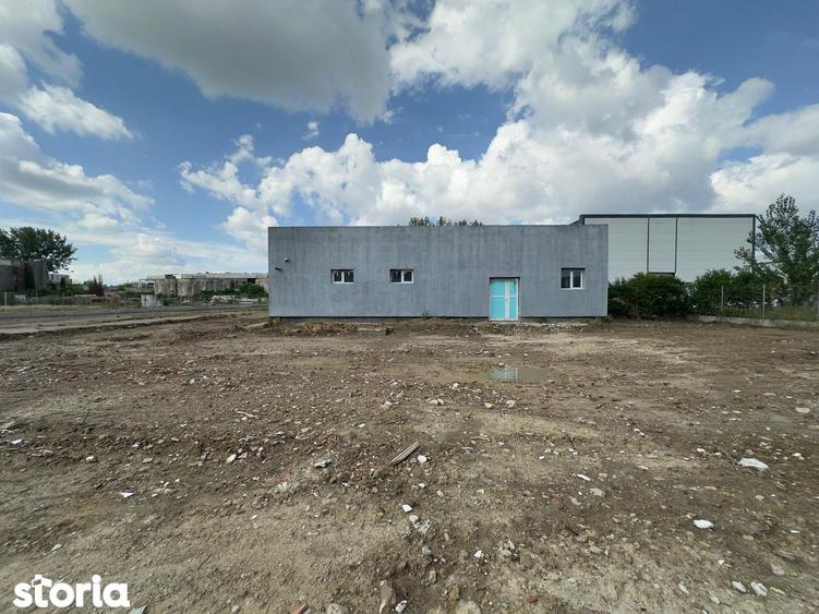 Spațiu comercial, de 2,000 mp, în Cug
