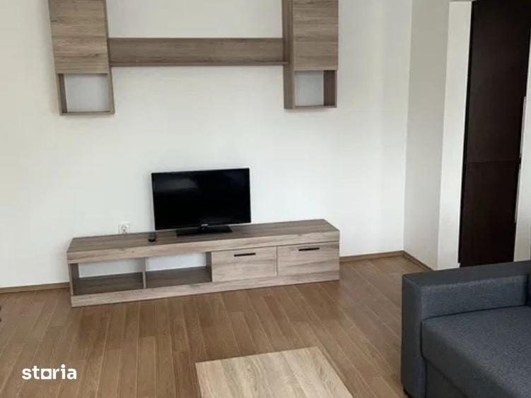 Apartament cu 3 camere semidecomandat în Mărăști