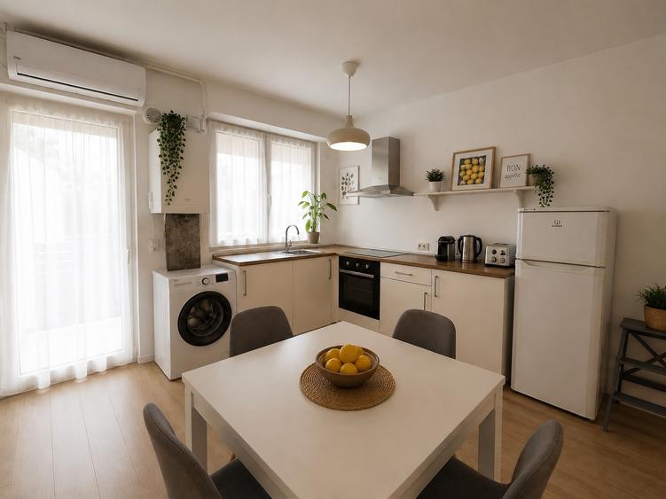 Apartament cu 3 camere decomandat în Dorobanților