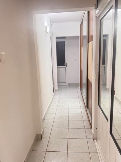 Apartament cu 3 camere decomandat în Tomis III