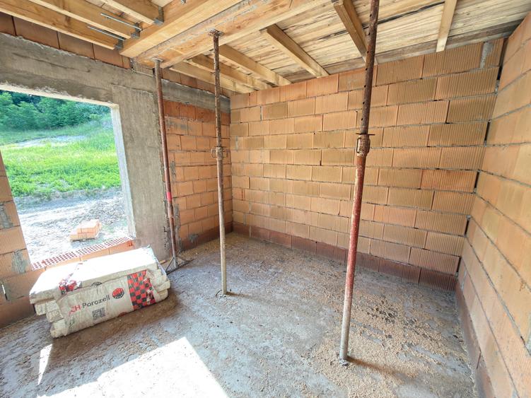 Duplex cu 3 camere cu Canalizare în Baciu