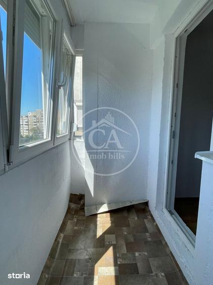 Apartament cu 3 camere decomandat în Rogerius