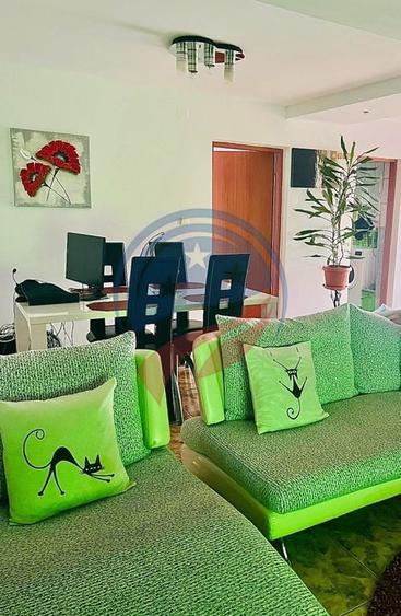 Apartament cu 3 camere decomandat în Craiovița Nouă