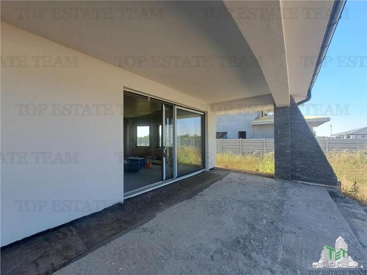 Casă individuală cu 6 camere cu Teren 1000 Mp în Corbeanca