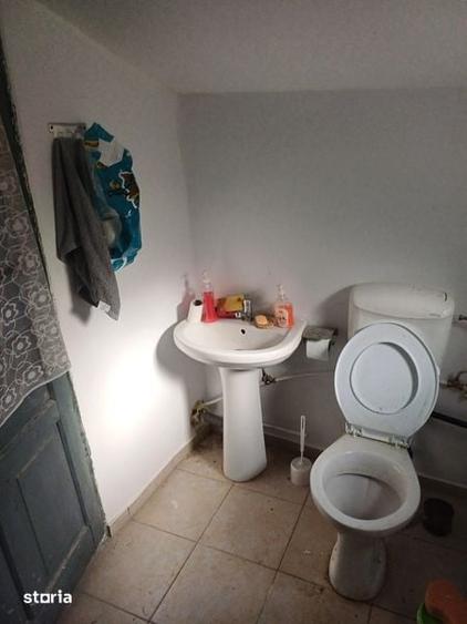 Casă cu 4 camere cu Teren 70 Mp în Colceag