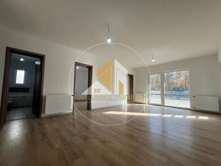 Apartament cu 4 camere decomandat în Sud