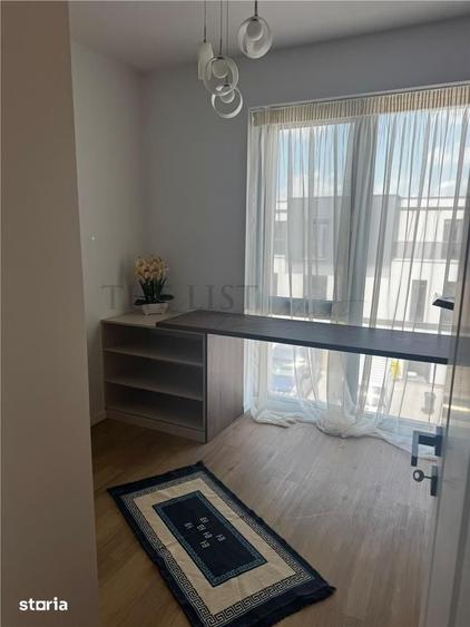 Casă cu 4 camere cu Teren 100 Mp în Central