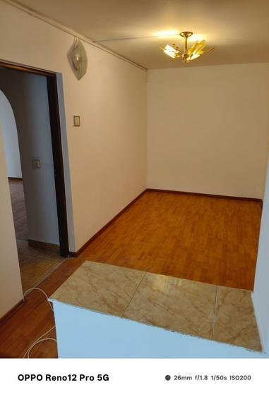 Apartament cu 4 camere semidecomandat în Central