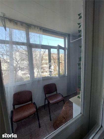 Apartament cu 2 camere semidecomandat în Podu Roș