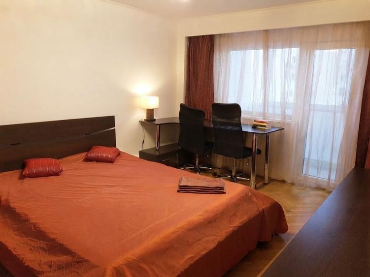 Apartament cu 3 camere semidecomandat, mobilat în Barbu Văcărescu