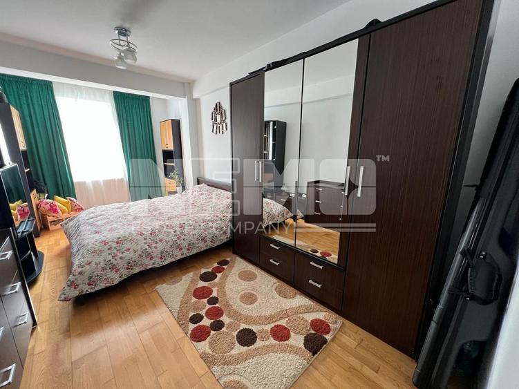 Apartament cu 4 camere decomandat, mobilat în Periferie