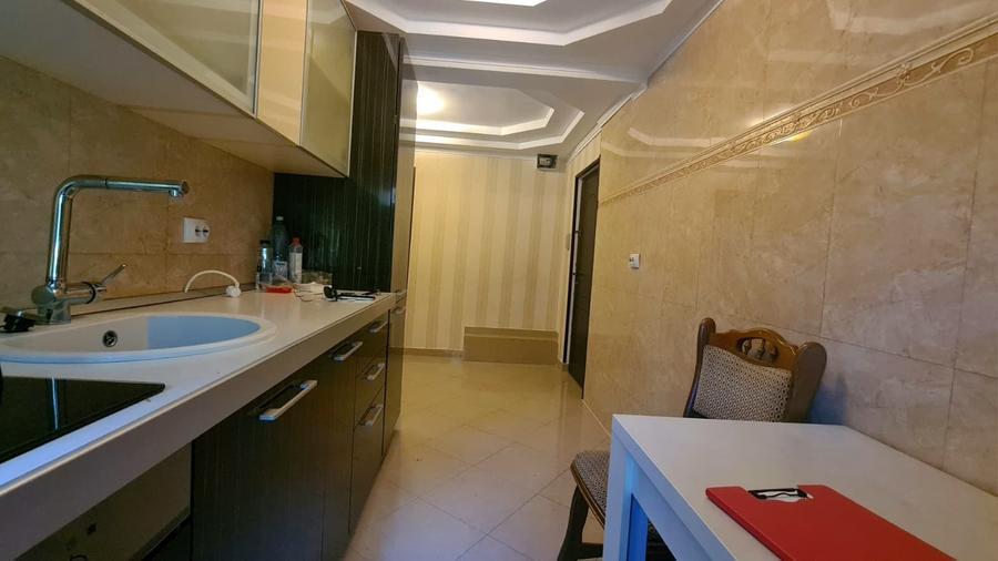 Apartament cu 3 camere decomandat în Răcădău