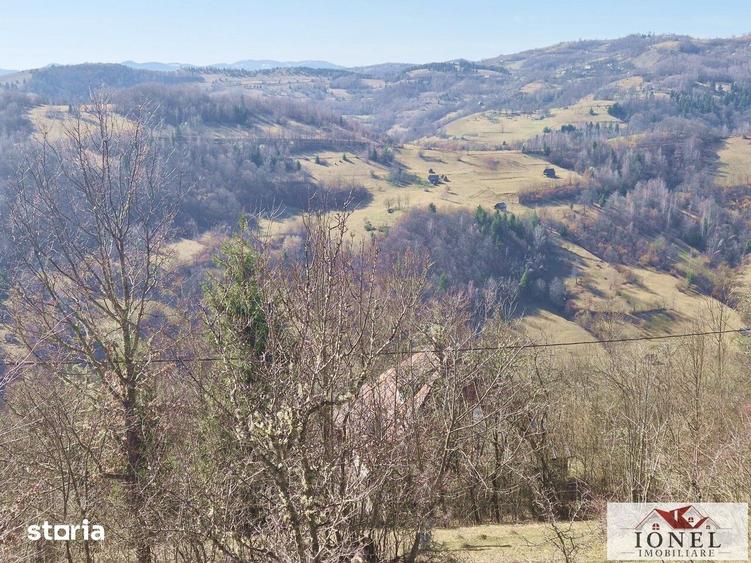Casă cu 7 camere cu Teren 1400 Mp în Valea Lungă