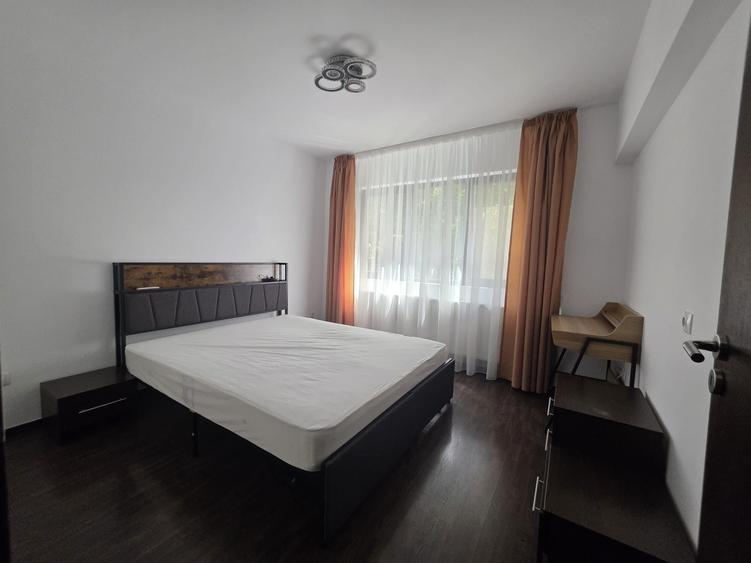 Apartament cu 3 camere decomandat în Berceni