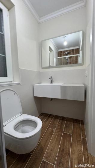 Casă cu 5 camere cu Teren 250 Mp în Central