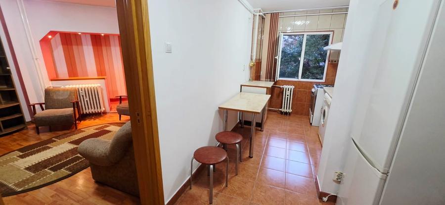 Apartament cu 2 camere semidecomandat în B-dul București
