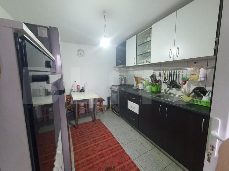Casă individuală cu 3 camere cu Garaj în Periferie