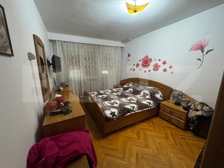 Apartament cu 4 camere decomandat, mobilat în Mihai Eminescu