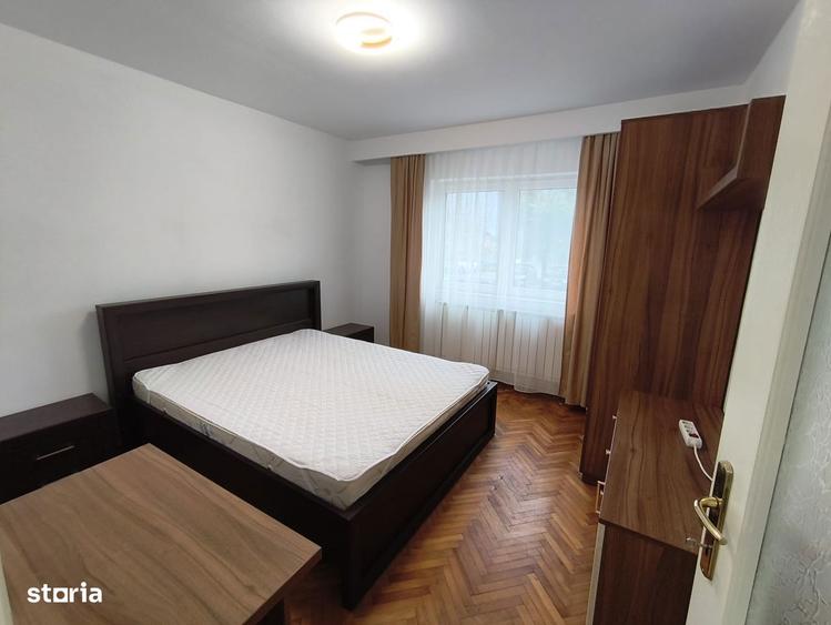 Apartament cu 3 camere în Vasile Aaron