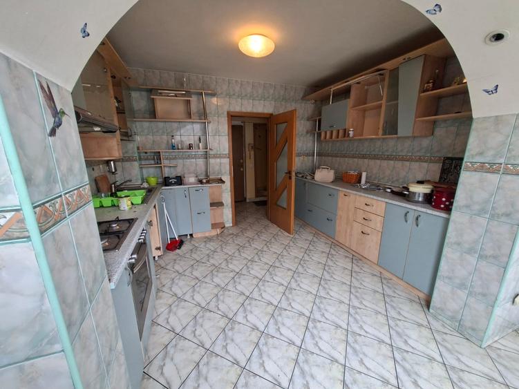 Apartament cu 2 camere semidecomandat în Obor