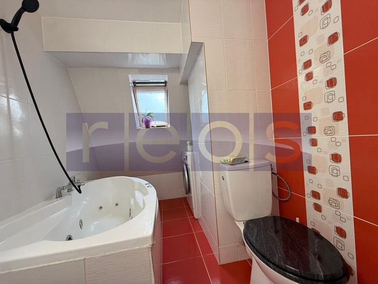 Apartament cu 3 camere semidecomandat în 1 Decembrie 1918