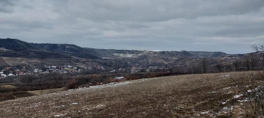 Teren de 1014 mp, în Văleni