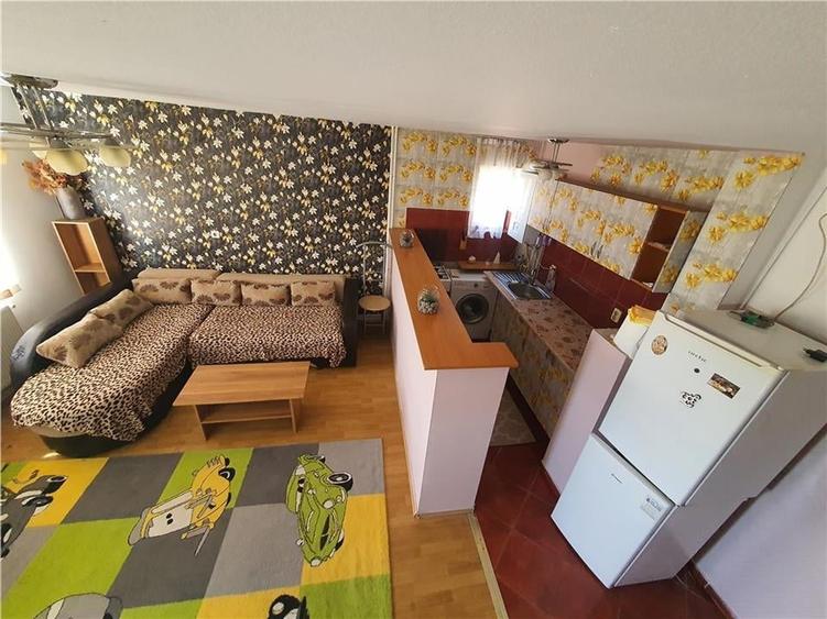 Apartament cu 2 camere semidecomandat, mobilat în Vasile Aaron