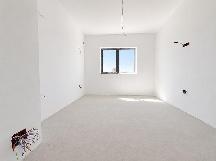 Duplex cu 4 camere cu Canalizare în Moșnița Nouă