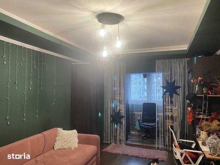 Apartament cu 3 camere în Mircea cel Bătrân