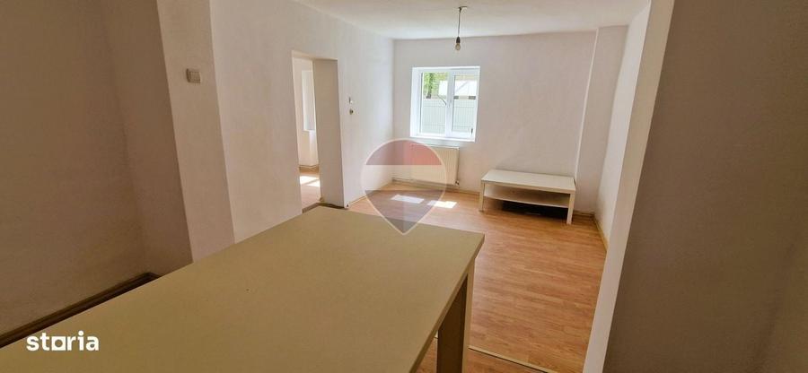 Casă cu 4 camere cu Teren 299 Mp în Șega