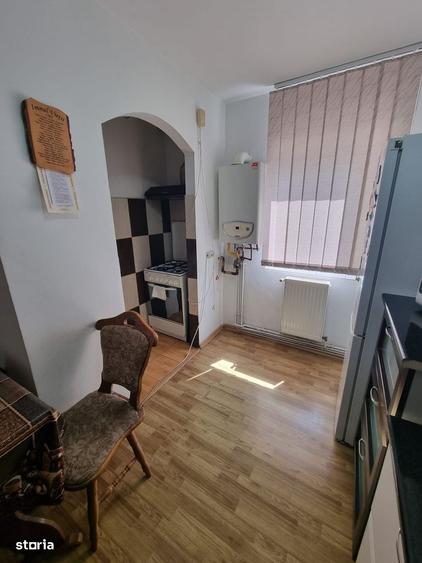 Apartament cu 3 camere decomandat în Onești