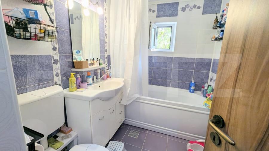 Apartament cu 4 camere decomandat, mobilat în Ampoi 3