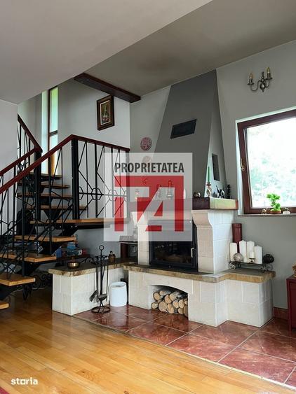 Casă cu 4 camere în Colțirea