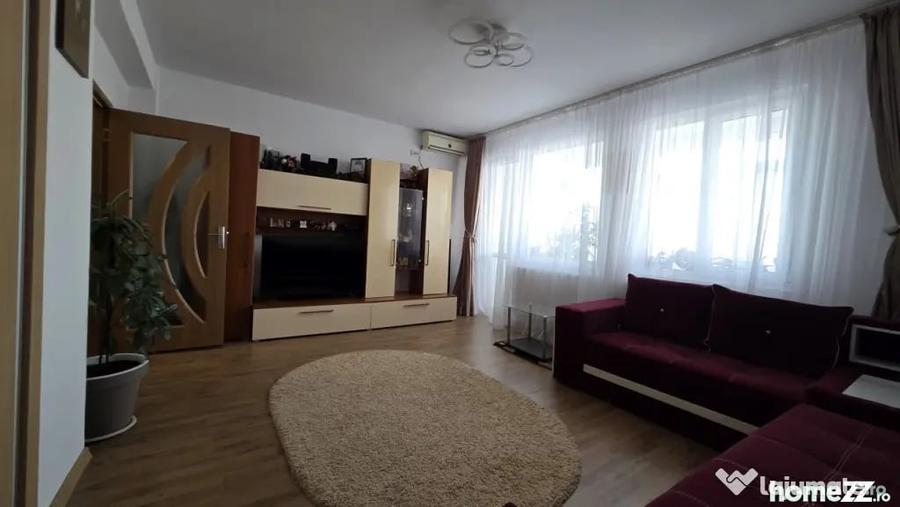Apartament cu 3 camere decomandat în Ultracentral
