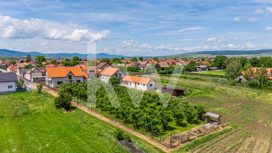 Casă individuală cu 7 camere cu Canalizare în Feldioara