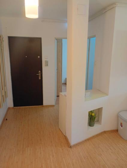 Apartament cu 2 camere decomandat în Calea București
