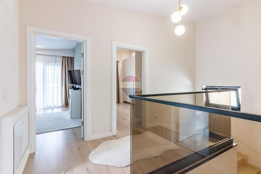Casă individuală cu 4 camere cu Teren 375 Mp în Tunari