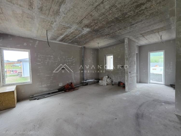 Duplex cu 4 camere cu Canalizare în Corușu